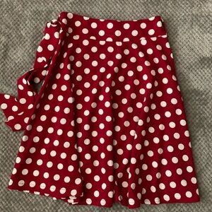 NWOT TIE WAIST SKIRT. S